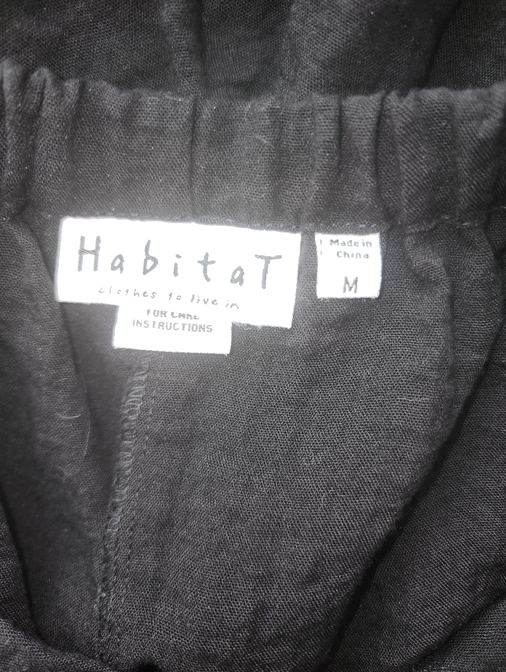 HABITAT RELAX CROPPED PANTS FOLDED HEM WITH A BUTTOM DETAIL SIZE MEDIUM - Picture 2 of 13